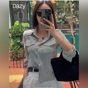 ✨Shein (NWOT) Dazy Striped Fitted Pocket Long Sleeve
Collared Shirt Size S✨